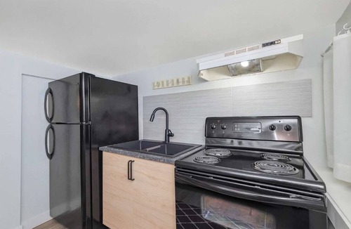 Saanich West House | Quaint 1 Bedroom Suite, Victoria, BC