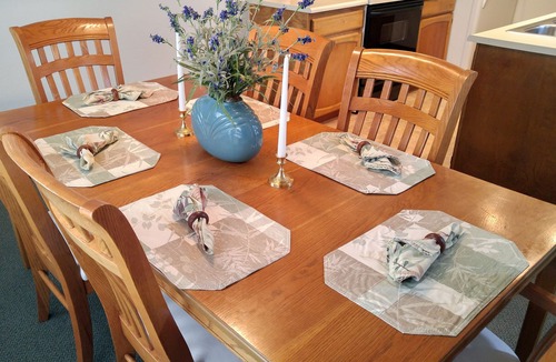 Pinetop Villa | Quality Hill Resort Villa, relax in a beautiful setting with ponds and streams