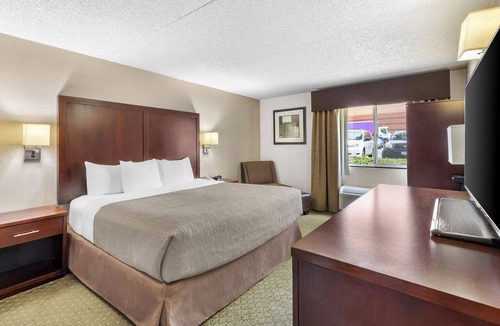 Sunnyside Hotel | Quality Inn & Suites Clackamas – Portland