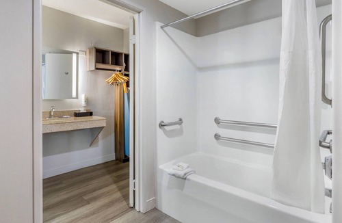 Morrisville Hotel | Quality Inn & Suites Raleigh Durham Airport