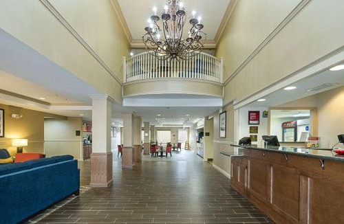 Springdale Hotel | Quality Suites Springdale West I-49