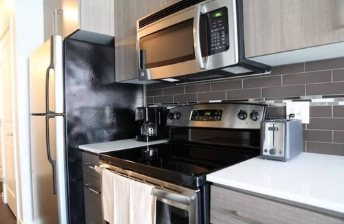 Lower Queen Anne Apartment | Queen Anne Retreat ★ 1 Block from CPA! ★ Free Parking!