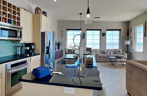 Galveston Condo | Queen of Diamonds | Indoor & Outdoor Pools!