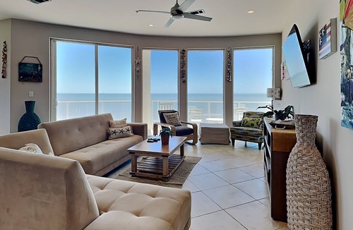 Galveston Condo | Queen of Diamonds | Indoor & Outdoor Pools!