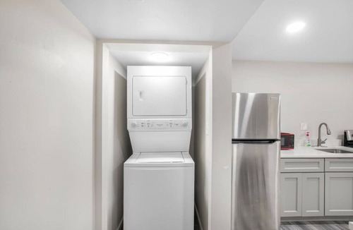 Silver Spring House | Quiet 7BR Silver Spring