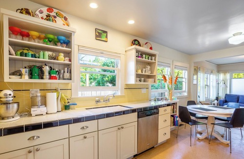 South Berkeley House | Quiet Berkeley Bungalow