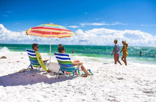 Sarasota House | Quiet Cottage Walk to Siesta Key Relax Or WORK