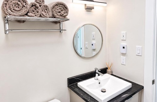 Riverview Apartment | Quiet Haven - One-Bedroom Suite