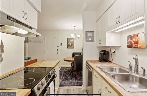 Annandale Condo | Quiet, Remodeled 1BR/1BA Condo in Annandale, VA w/pool near DC