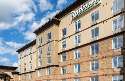 Fort McMurray Hotel | Radisson Hotel & Suites Fort McMurray