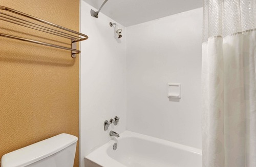 Catonsville Hotel | Ramada by Wyndham Baltimore West