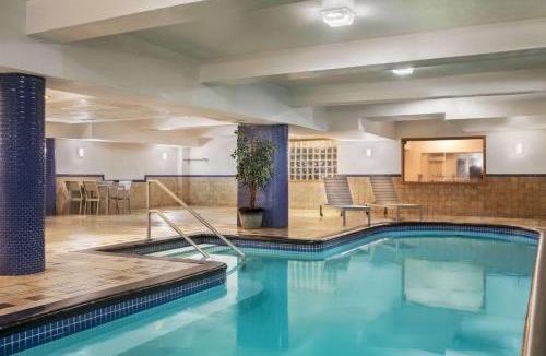 Cote-Des-Neiges—Notre-Dame-De-Grace Hotel | Ramada Plaza by Wyndham Montreal