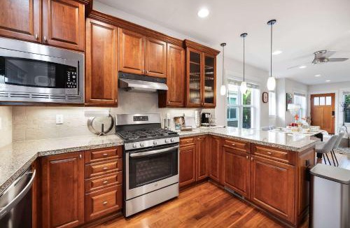 Lower Queen Anne House | Rare 3BR Modern Urban Escape Private Garage