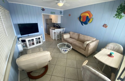 Indian Shores Cottage | Rare Direct Beachfront Cottage Ground-Floor Walk-Out to the Sand No Stairs!