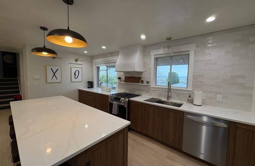 Pleasant Grove House | Rare Find! Epic Group Retreat w/2 Kitchens