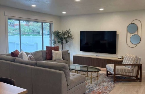 Pleasant Grove House | Rare Find! Epic Group Retreat w/2 Kitchens