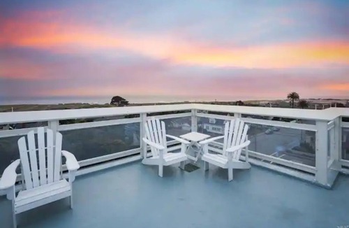 Fort Bragg Apartment | Raven Room - Historic Weller House Water Tower