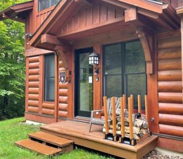 Lac Superieur Village Ski Chalet | RCNT Chalets Mont-Tremblant