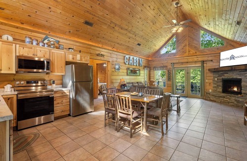 Branson Cedars Cabin | Real Log Cabin Near Big Cedar w Private Hot Tub & Grill on Huge Deck Car Charger