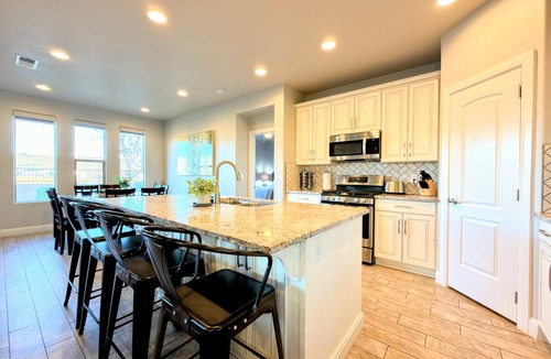 Sienna Hills House | Red Rock Landing- spacious & luxurious 4 bed/4 bath townhouse near Zion w/VIEW!
