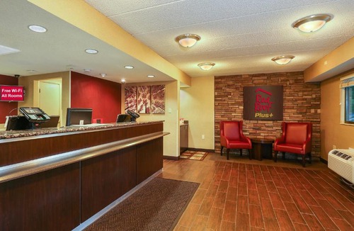 Oxon Hill Hotel | Red Roof Inn PLUS Washington DC - Oxon Hill