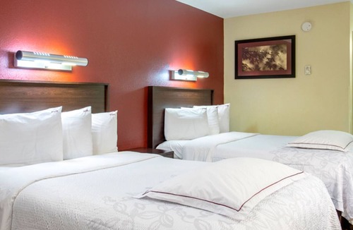 Jefferson Manor Hotel | Red Roof Inn PLUS+ Washington DC - Alexandria