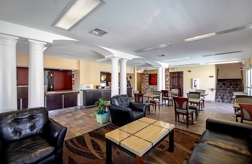 Rio Vista Hotel | Red Roof Inn San Marcos