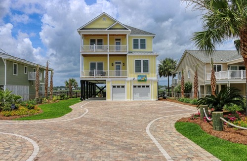 Murrells Inlet House | Reel-axin' - Six Bedroom, Six 1/2 Bath Inlet Front Home with Private Pool