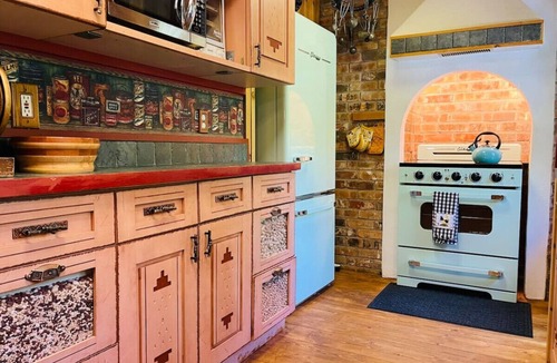Sundance Cottage | Refined creekside retreat Walk to ski lift Steps to dining Hot tub On Sundance Resort