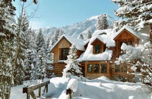 Sundance Cottage | Refined creekside retreat Walk to ski lift Steps to dining Hot tub On Sundance Resort