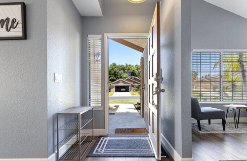 Clovis House | Refreshing Clovis Retreat for Travelling Professionals