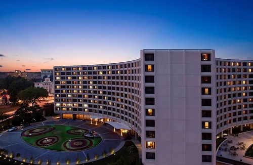 Dupont Circle Hotel | Relax and Recharge! Seasonal Outdoor Pool, Pet-friendly!