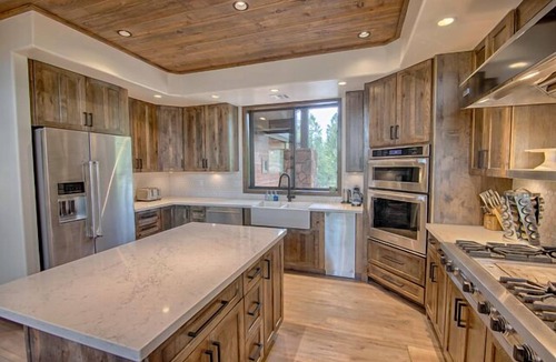 Torreon House | RELAX IN LUXURY. "Retreat at Whispering Pines" In Sought After Torreon!