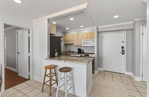 Northeast Virginia Beach Apartment | Relax on Sunny Virginia Beach with Oceanfront View