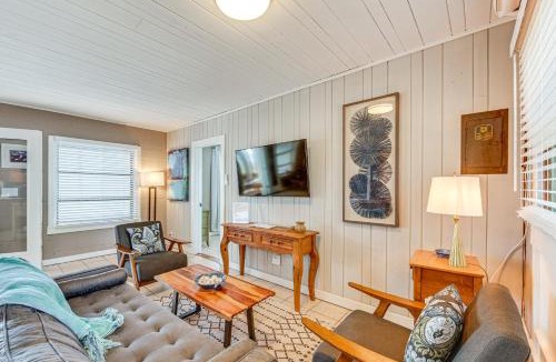 Panacea House | Relax & Refresh: Waterfront Cottage in Panacea