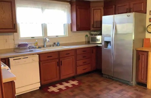 Barstow House | Relax & Unwind in a Historic 104-year-old farmhouse fully restored!