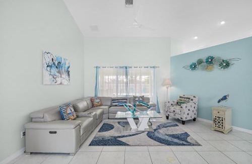Pelican House | Relax & Unwind in Great Location, Bicycles, Heated pool - Villa Green House - Roelens