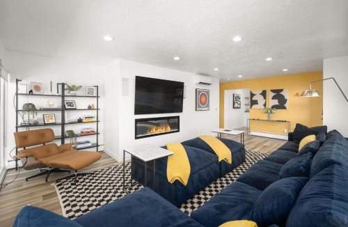 Capitol Hill Apartment | Relaxed Hillside Retreat with Hot Tub and Skyline Views