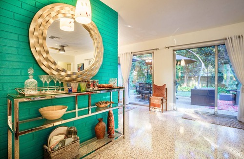 Indian Beach Sapphire Shores House | Relaxing 2BR Retreat w/Outdoor Dining & Kayaks