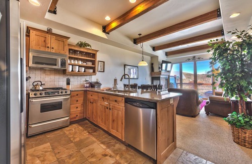 Kimball Junction Condo | Relaxing Luxury Townhome, Great Location Overlooking Nature Preserve in Park City Preserve