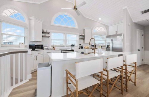 Waves House | Relaxing Oceanfront Retreat | Pool with Optional Heater, Hot Tub + Sleeps 14