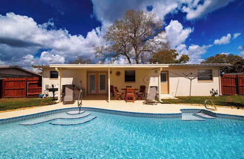 Gardendale House | Relaxing Tropical Pool Home Close to Beach and Disney