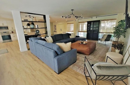 Whitfield House | Remodeled 4BR Pool Home/Golf View/Near Beaches