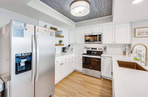 Downtown Myrtle Beach Condo | Remodeled Oceanfront 2BR at Bay View, Huge balcony