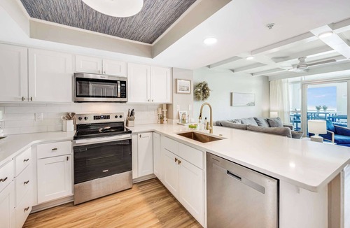 Downtown Myrtle Beach Condo | Remodeled Oceanfront 2BR at Bay View, Huge balcony