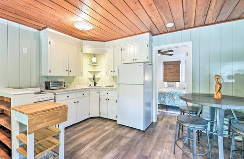Siesta Key Village Cottage | Remodeled Siesta Key Escape Walk to the Beach!