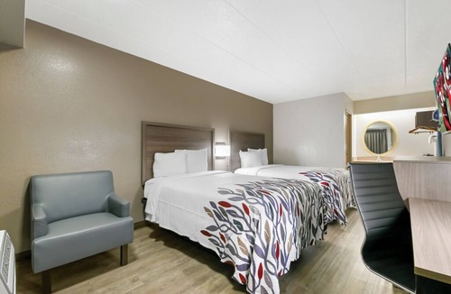 Montpelier Hotel | Renovated 2 Pet-Friendly Rooms Near Montpelier Mansion, Dinosaur Park & DC
