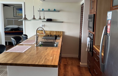 New Town Apartment | Renovated 2BR/2BA Condo Pool Spa Tennis Walk to Smathers Beach!