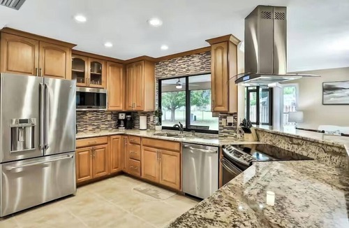 Whitfield Cottage | Renovated 3BR Dog Friendly Pond View W/D