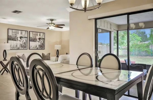 Whitfield Cottage | Renovated 3BR Dog Friendly Pond View W/D